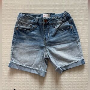 So|Big girl Bermuda denim shorts,light wash size 10•••closet staple, great!
